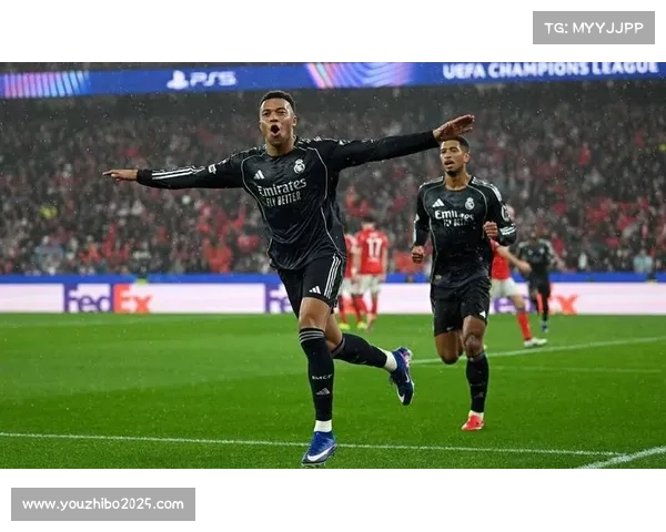 附加赛焦点战：本菲卡4-2逆转皇马，门将特鲁补时破门绝杀